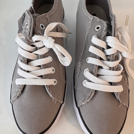 Gotta Flurt Women's Classic II Grey Canvas Low-Top Sneaker