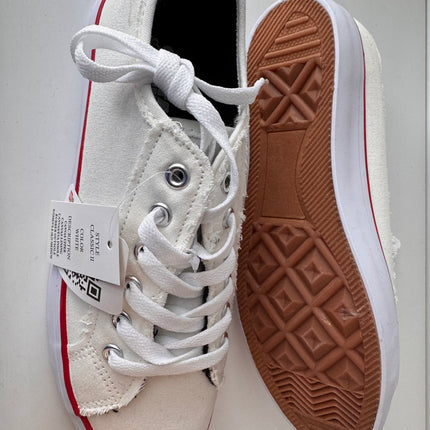Gotta Flurt Women's Classic II White Canvas Low-Top Sneaker