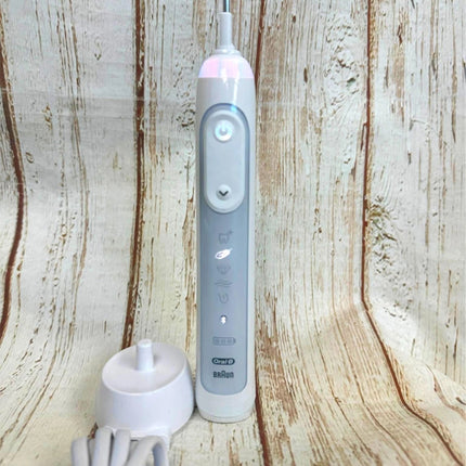 Oral-B GENIUS X LIMITED, Rechargeable Electric Toothbrush with Artificial Intelligence WHITE GRAY
