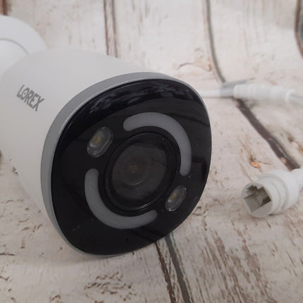 Lorex 4K Ultra HD Smart Deterrence IP Camera with Smart Security Lighting E895AB